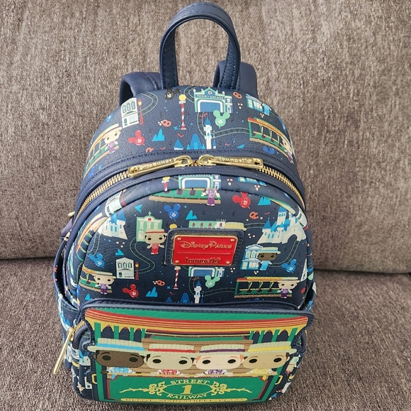 Dapper Dan Disney Park Lounge Fly Sold Out - Picture 4 of 7